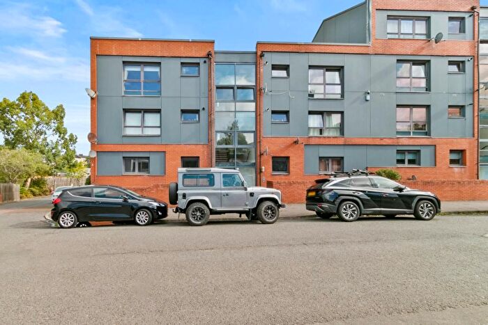 2 Bedroom Flat For Sale In Muirend Avenue, Muirend, G44
