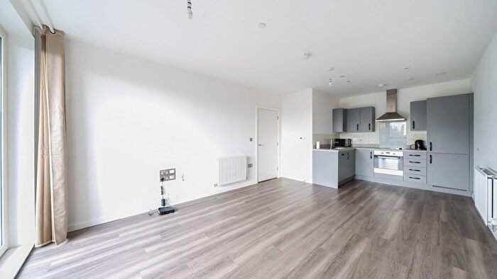 1 Bedroom Flat For Sale In Cranton Avenue, Hayes, UB3