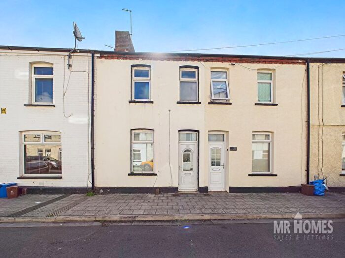 3 Bedroom Terraced House For Sale In Compton Street, Grangetown, Cardiff, CF11