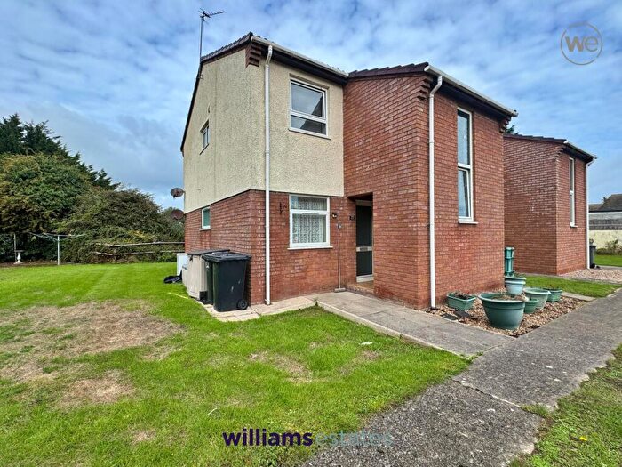 2 Bedroom Flat For Sale In Plastirion, Towyn, LL22