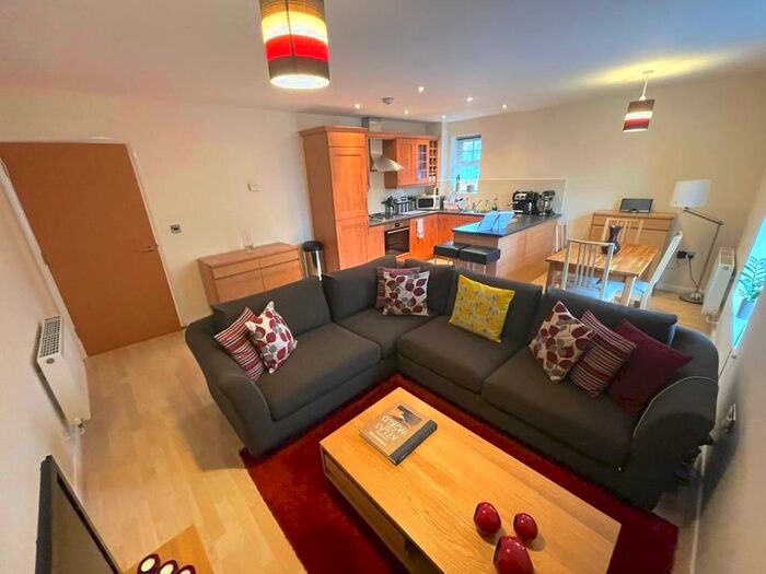 2 Bedroom Apartment To Rent In Alexandra Apartments, Alexandra Road, M16