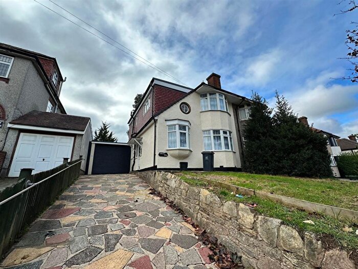 4 Bedroom Semi-detached House To Rent In Felstead Road, Orpington, BR6