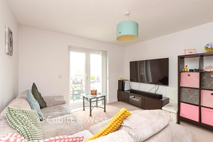 2 Bedroom Apartment For Sale In The Kilns, Redhill, Surrey, RH1