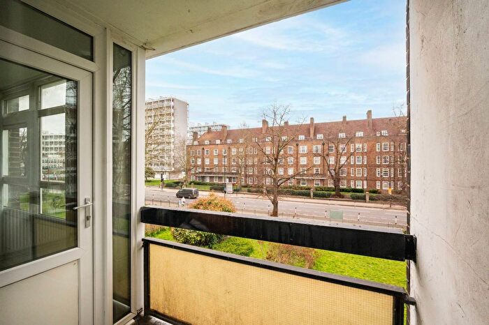 4 Bedroom Maisonette To Rent In .Rupert Gardens, Brixton, London, SW9