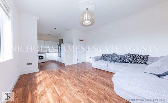 1 Bedroom Flat To Rent In Willenhall Lodge, Great North Road, New Barnet, EN5