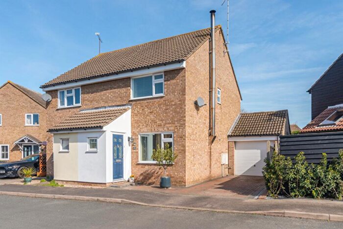 2 Bedroom Semi-Detached House For Sale In Mayland Close, Heybridge, Maldon, CM9