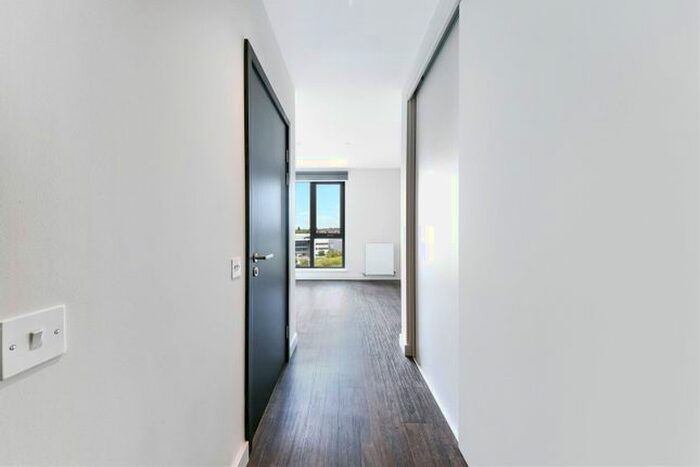 3 Bedroom Flat To Rent In Tillermans Court, Grenan Square, Greenford, UB6