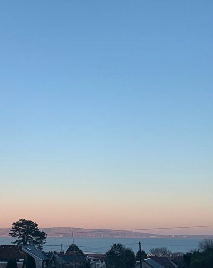 2 Bedroom Flat To Rent In Heath Court, West Cross, Swansea, SA3