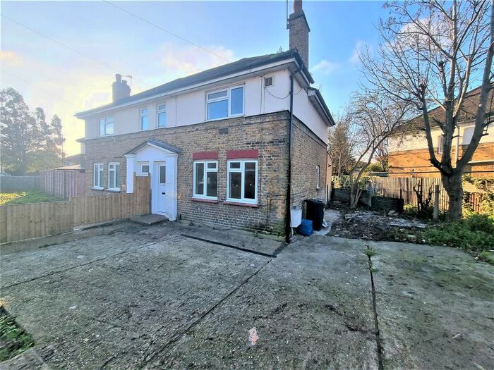 3 Bedroom Semi-Detached House To Rent In Beavers Lane, Hounslow, TW4