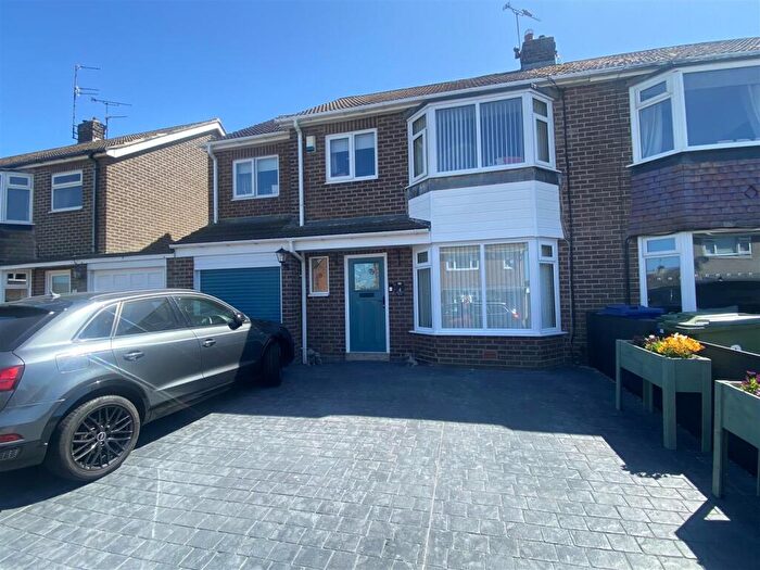5 Bedroom Semi-Detached House For Sale In Derwent Road, Seaton Sluice, Whitley Bay, NE26