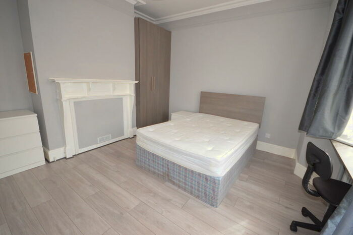 6 Bedroom Detached House To Rent In Stanfield Road, Winton, BH9