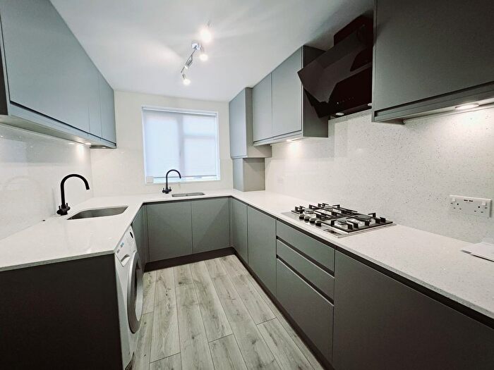 4 Bedroom Terraced House To Rent In Linksway, London, NW4