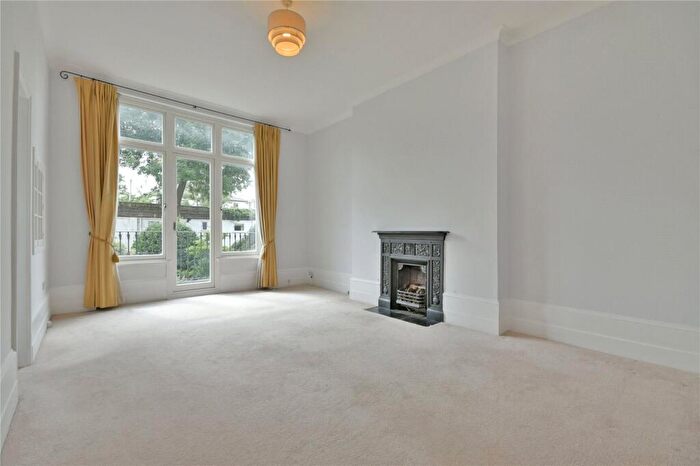 2 Bedroom Flat To Rent In Acol Road, South Hampstead, NW6