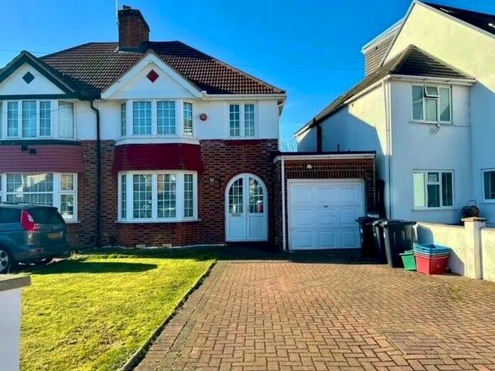 3 Bedroom Semi-Detached House To Rent In Sutton Way, Heston, Hounslow, TW5