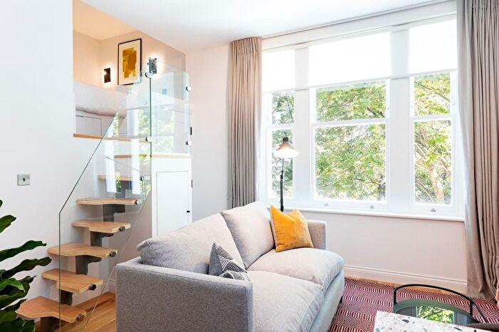 1 Bedroom Flat To Rent In Flat, Coleherne Road, London, SW10