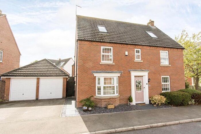 6 Bedroom Detached House For Sale In Southwold Close, Market Harborough, LE16