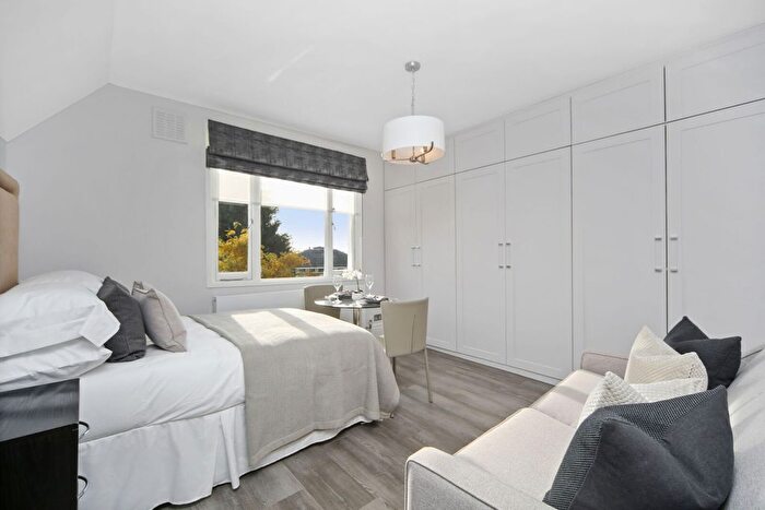 Studio To Rent In Netherhall Gardens, Hampstead, NW3