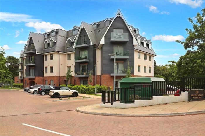 2 Bedroom Flat For Sale In Monument Road, Woking, Surrey, GU21