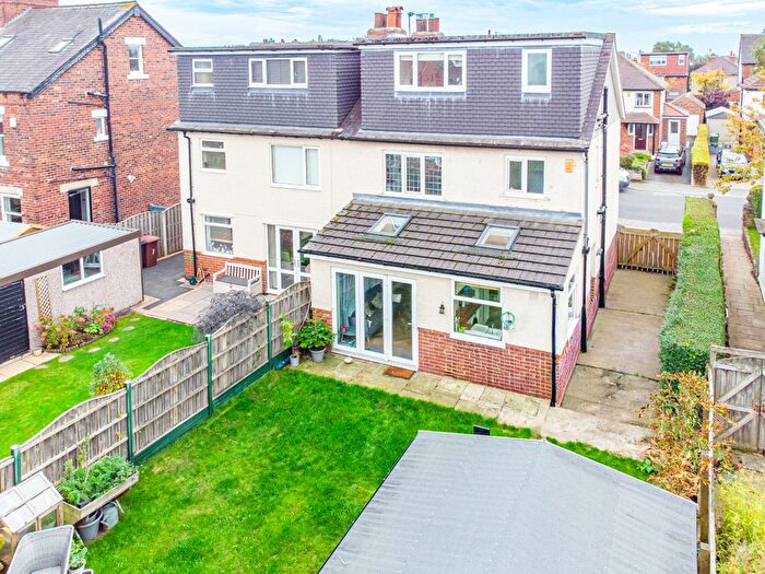 4 Bedroom Semi-Detached House For Sale In Denton Avenue, Leeds, LS8