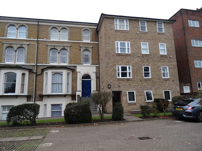 1 Bedroom Flat To Rent In The Avenue, Surbiton, KT5