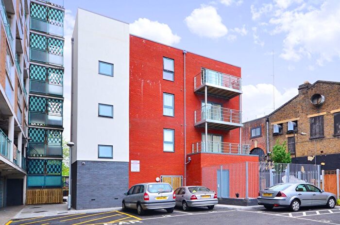 Studio To Rent In Burdett Road, Mile End, London, E3
