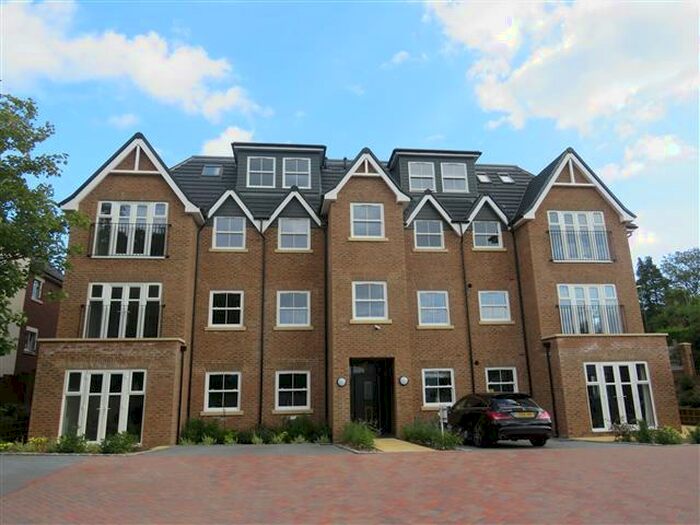 2 Bedroom Apartment To Rent In Paddockhall Road, Haywards Heath, RH16