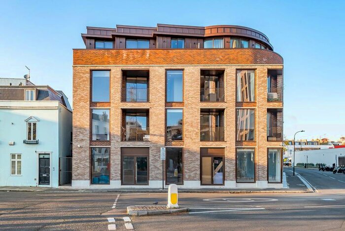 2 Bedroom Flat To Rent In New Kings Road, Fulham Broadway, London, SW6