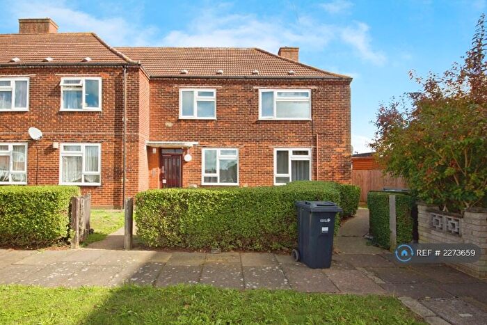 1 Bedroom Flat To Rent In Manford Cross, London, IG7