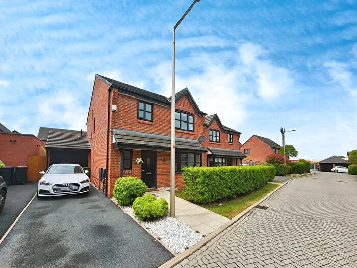 3 Bedroom Detached House To Rent In Merton Crescent, Heaton Moor, Stockport, SK4