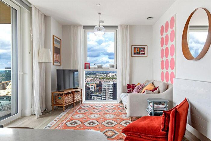 2 Bedroom Apartment For Sale In Daneland Walk, London, N17