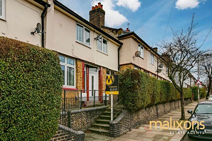 2 Bedroom Detached House For Sale In Derinton Road, London, SW17