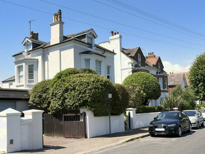 5 Bedroom Detached House To Rent In Oxford Road, Worthing, BN11