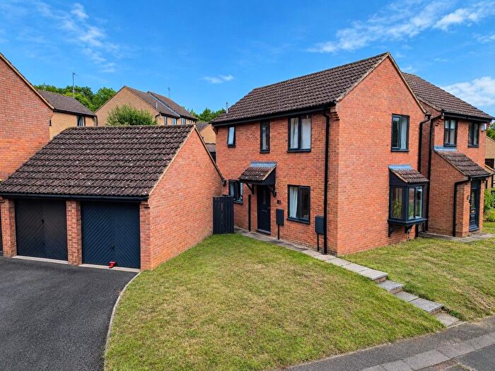 3 Bedroom Detached House For Sale In Hawkridge, West Hunsbury, Northampton, NN4