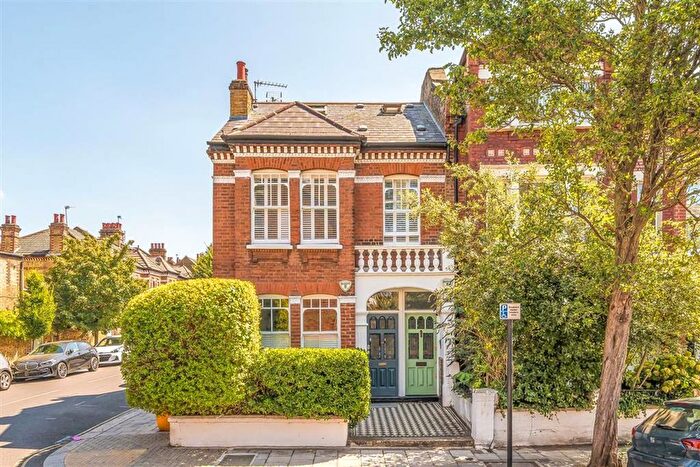 2 Bedroom Maisonette For Sale In Klea Avenue, Clapham, SW4