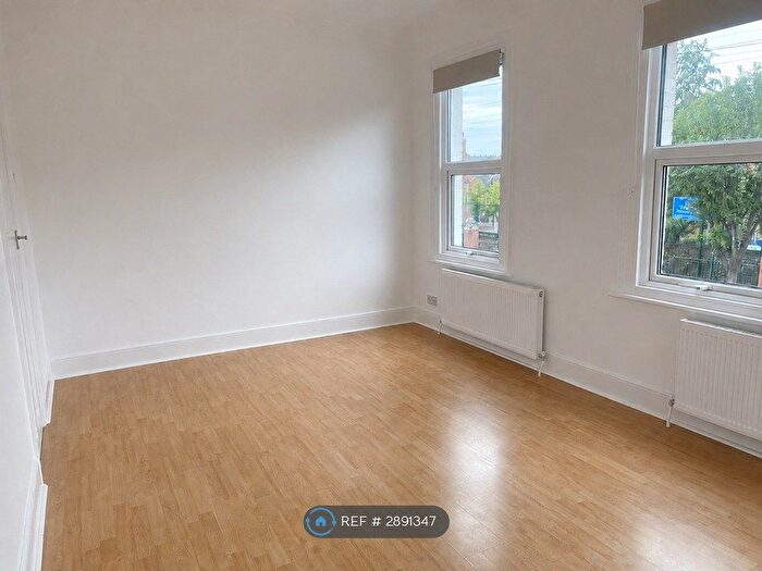 2 Bedroom Maisonette To Rent In Fleeming Road, London, E17