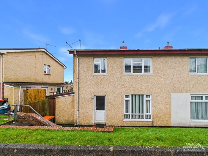 3 Bedroom Semi-Detached House For Sale In Rutherford Hill, Newport, NP20