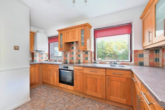 2 Bedroom Flat To Rent In West End Lane, Stoke Poges, Stoke Poges, SL2