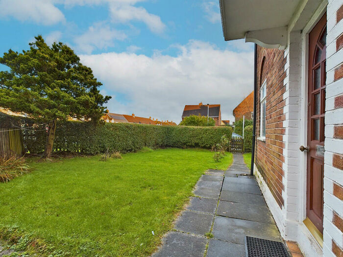 3 Bedroom End Of Terrace House For Sale In Harthill Road, Blacon, CH1