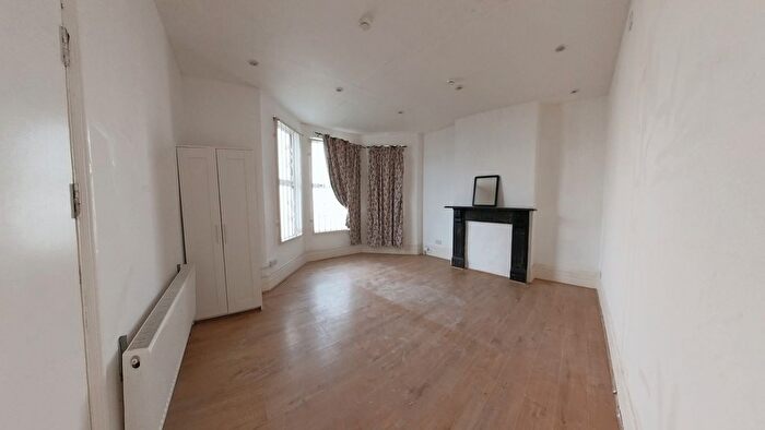 5 Bedroom Terraced House For Sale In St. Ann's Road, London, N15