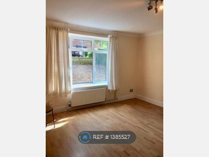 4 Bedroom Terraced House To Rent In Garbett Road, Winchester, SO23