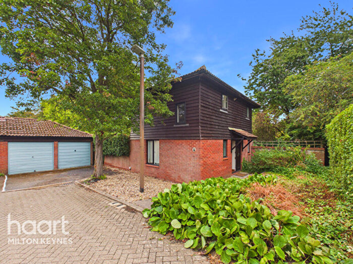3 Bedroom Detached House For Sale In Kemble Court, Downhead Park, MK15