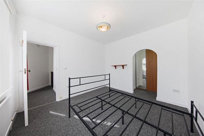 1 Bedroom Terraced House To Rent In Villiers Road, London, NW2