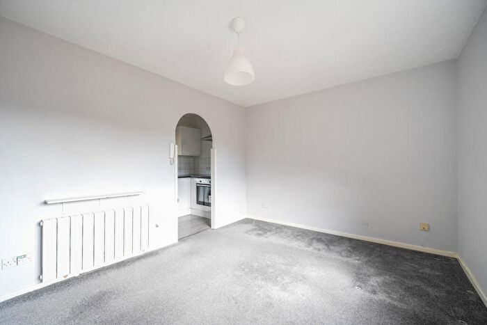 1 Bedroom Apartment For Sale In Orchard Grove, London, SE20