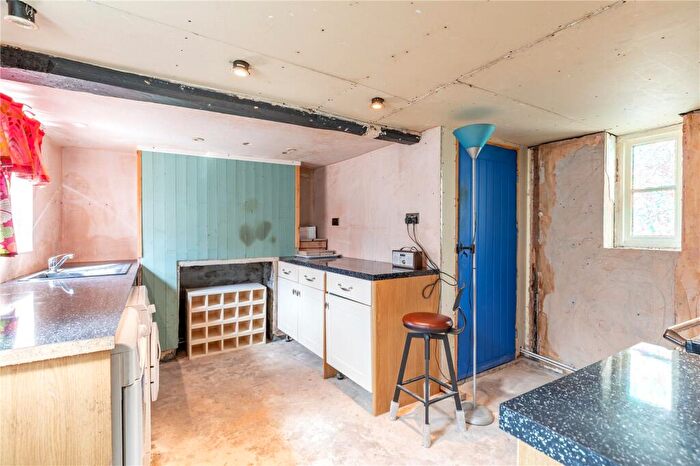 3 Bedroom End Of Terrace House For Sale In Southbroom Road, Devizes, Wiltshire, SN10