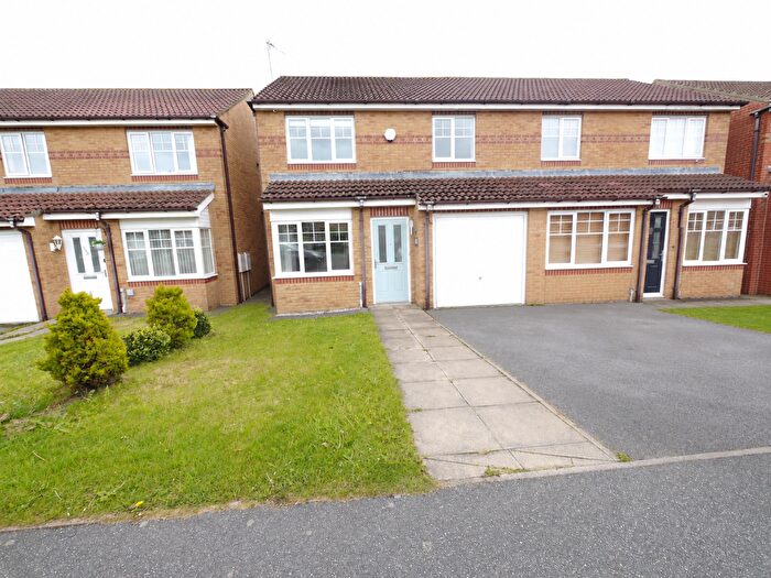 3 Bedroom Semi-Detached House To Rent In Haydon Drive, Wallsend, NE28