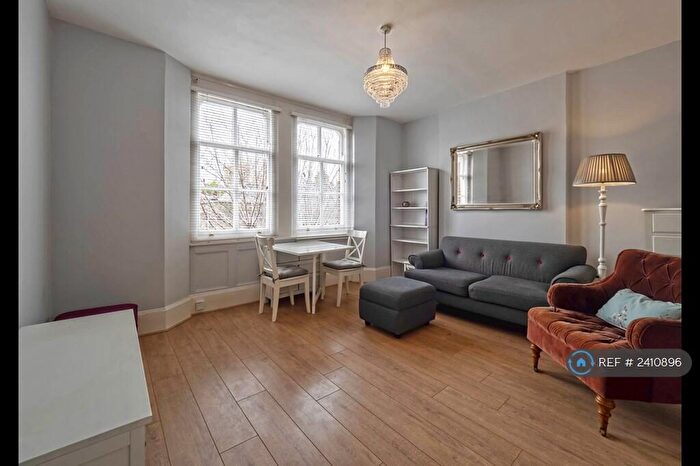 1 Bedroom Flat To Rent In Cross Street, London, N1