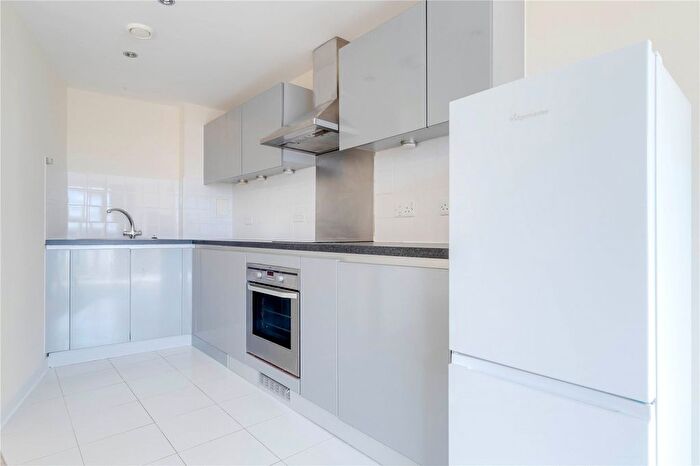 1 Bedroom Flat To Rent In Reed House, Wimbledon, SW19