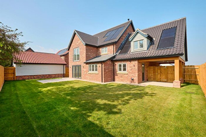 4 Bedroom Detached House For Sale In Old Coopers Yard, Church Road, Aslacton, NR15