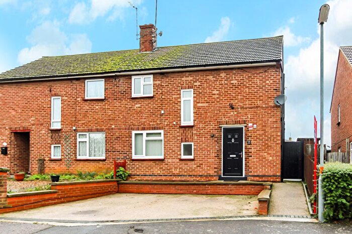 3 Bedroom Semi-Detached House For Sale In Windsor Road, Wellingborough, NN8