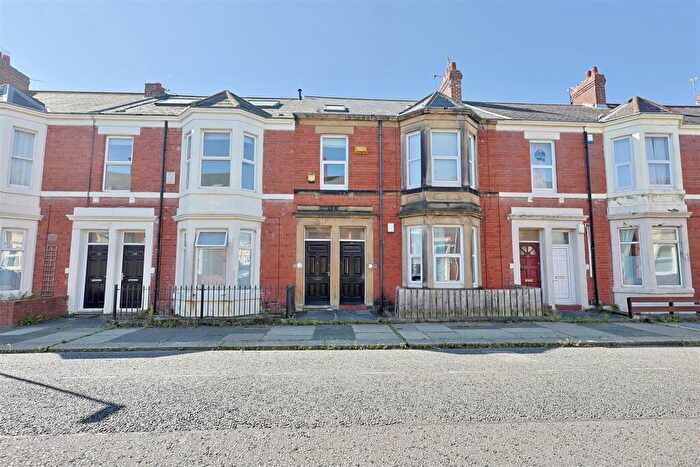 3 Bedroom Flat To Rent In Hazelwood Avenue, Jesmond, Newcastle Upon Tyne, NE2